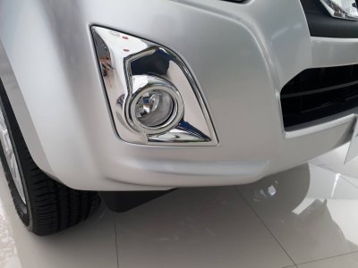 11 Fog Lamp Cover (4WD) (Year 2018)