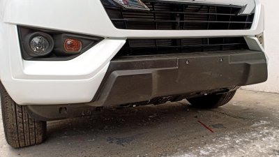 14 Front Cladding (V 1) 2WD