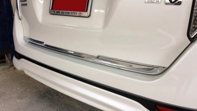 10 คิ้วฝากระโปรงท้าย (ตัวล่าง)