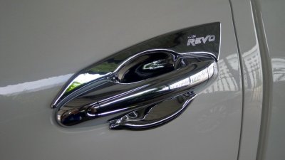 13 ถาดรองมือเปิดประตู