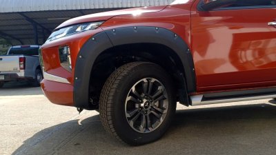 14 คิ้วล้อ (V 2) มีน็อต