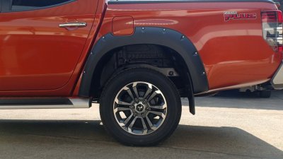 14 คิ้วล้อ (V 2) มีน็อต