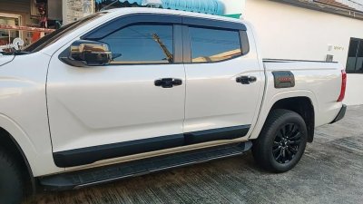 9 Side Moudling (Single Cab) 2 pcs TRITON 2023