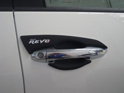 13 ถาดรองมือเปิดประตู