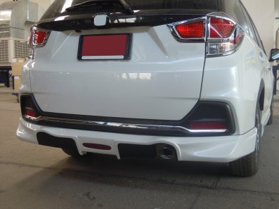 12 เสกิร์ตรอบคัน (V 1)