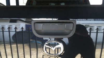 13 Tail Gate Handle Inner