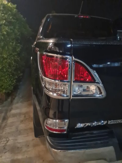 12 Tail Reflector Trim