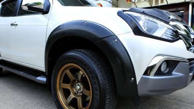 13 Front Fender Flares (V 2) with Nuts