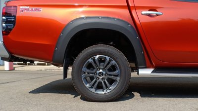 15 Front Fender Flares (V 3) 4dr