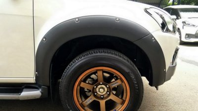 13 Front Fender Flares (V 2) with Nuts