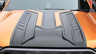 16 Front Bonnet Scoop (V9)