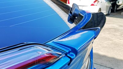 10 Rear Mid. Spoiler