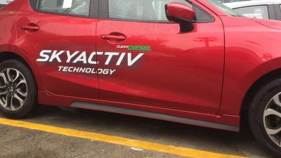 8 สเกิร์ตรอบคัน ทรง Knight Speed