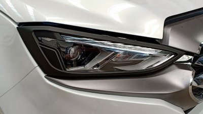 15 Head Lamp Cover