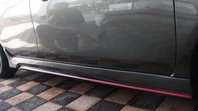 9 สเกิร์ตรอบคัน (V 3) ทรง Nismo