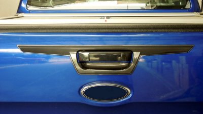 15 คิ้วฝากระบะท้าย (ตัวบน)