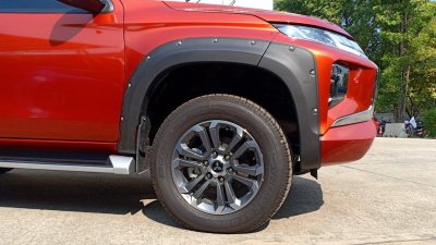 17 Front Fender Flares (V 5) 4dr