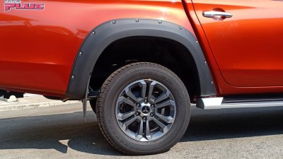 17 Front Fender Flares (V 5) 4dr