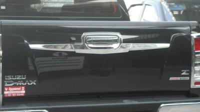 18 Tail Gate Trim (3 Pcs )
