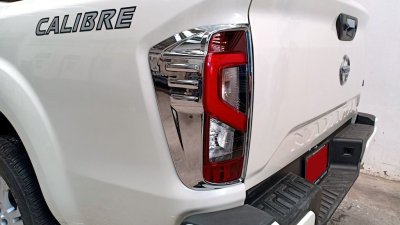 16 Tail Lamp Cover