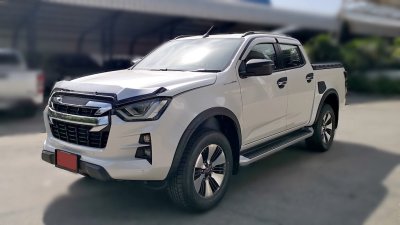 18 Dmax 19 Fender V5 F