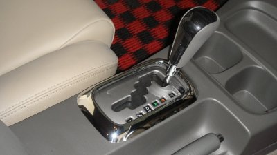 16 Gear Shift Console Cover(Chrome)