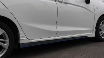 16 เสกิร์ตรอบคัน (V 1) ทรง Nob-R