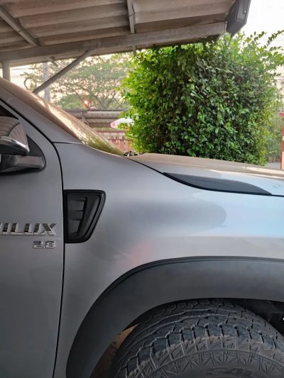 18 คิ้วตกแต่งฝากระโปรงหน้า