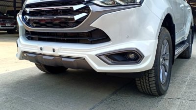 19 Front Skirt (V 1)