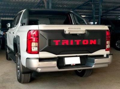 1 Tail Gate Nudge TRITON 2023