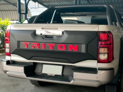 1 Tail Gate Nudge TRITON 2023