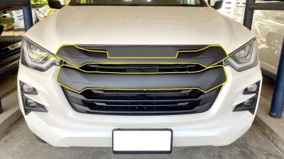 56 Front Grill Cover (2 pcs) ISUZU D-MAX (Year 2022)