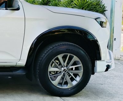 1 Body kits Mu-x 2024