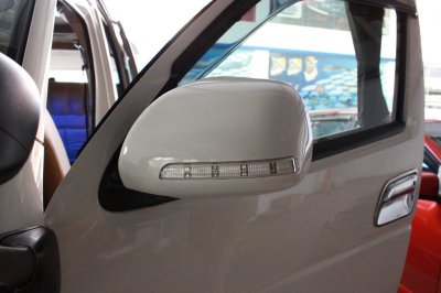 18 ครอบกระจกมองข้าง แบบมีไฟ LED (Year 2008)