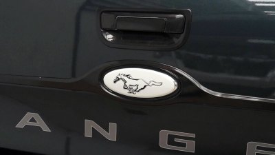 23 ครอบโลโก้ฝาท้ายกระบะ