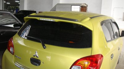 19 Rear Spoiler Decorative