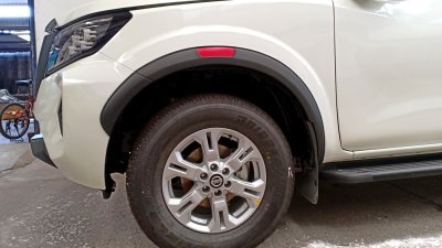 30 Front Fender Flares (V 8) 4WD