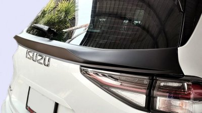 21 Rear (Middle) Spoiler