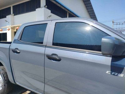 2 Door decorative panel trim 4 pcs DMAX 2020-2024 (รุ่น 4 ประตู) 4 ชิ้น