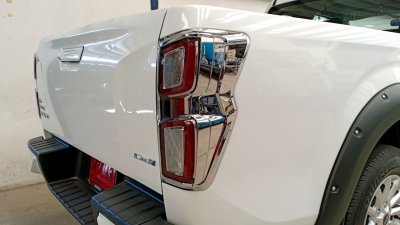 24 Tail Lamp Cover