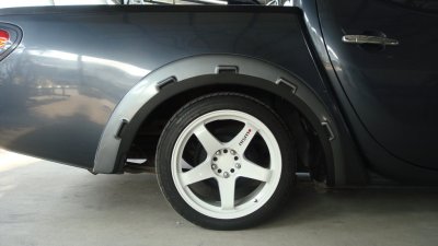 23 Fender Flares (Front) Jumbo Size V 2