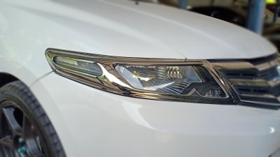 15 Head Lamp Cover (Year 2012)