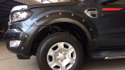 31 Front Fender Flares (V 4) with Nuts R