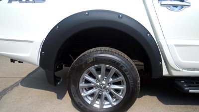 25 Front Fender Flares (V 2) with Nuts