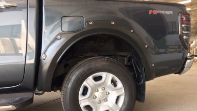 31 Front Fender Flares (V 4) with Nuts R