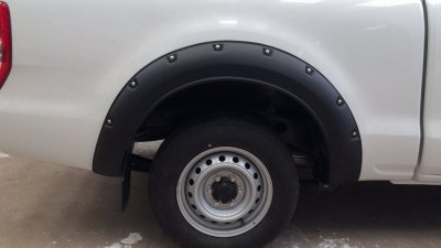 31 Front Fender Flares (V 4) with Nuts R