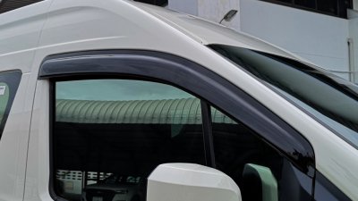 2 กันสาด (ใหญ่)