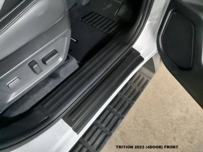 10 Scuff Plate  TRITON 2023