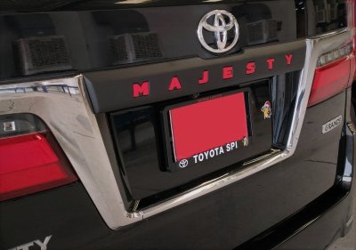 2 คิ้วฝากระโปรงท้าย TOYOTA MAJESTY 2020