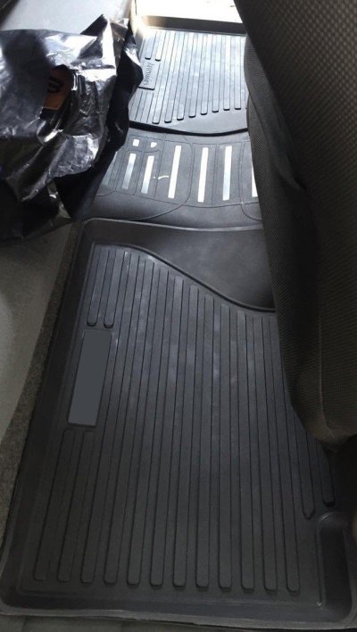 31 Car floor mats (5 pcs.)  NISSAN NAVARA (YEAR 2006-2013)